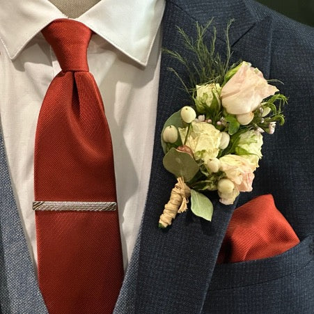 The Groom's Accessories: Finishing Touches for Your Wedding Look