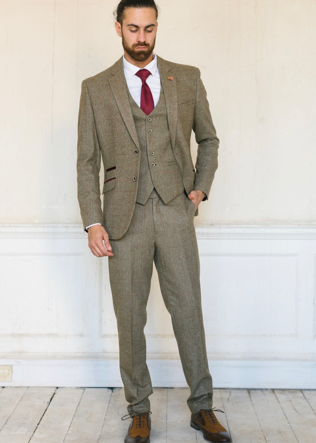 Cavani Gaston Sage Tweed 3 piece suit modelled with brown shoes. Great menswear outfit choice for formal occasions, race days or smart business attire