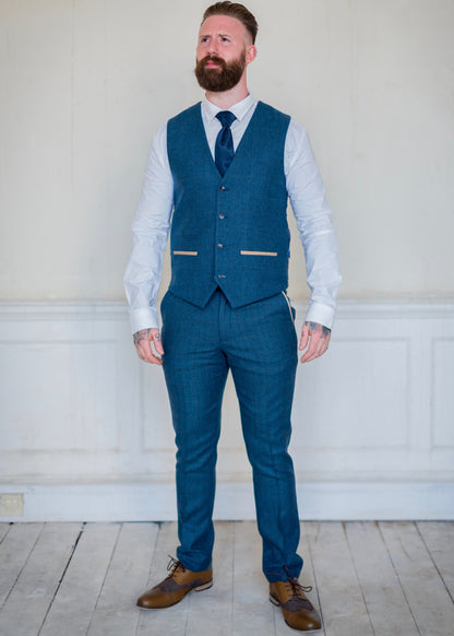 Marc Darcy Dion Tweed 2-Piece Suit with brown brogues and a crisp white shirt